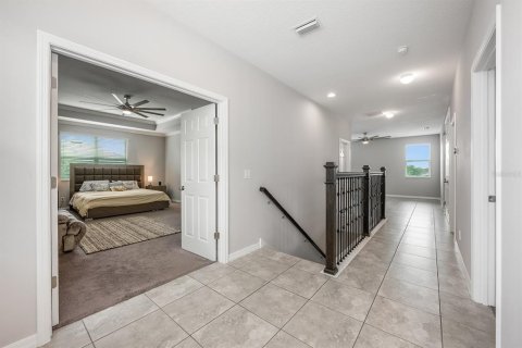 House in Apopka, Florida 5 bedrooms, 356.65 sq.m. № 1899102 - photo 11