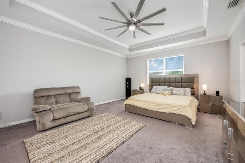 House in Apopka, Florida 5 bedrooms, 356.65 sq.m. № 1899102 - photo 12