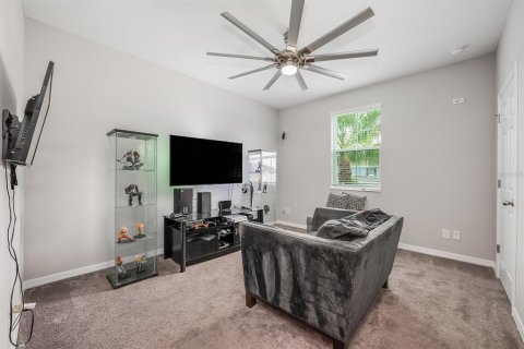 House in Apopka, Florida 5 bedrooms, 356.65 sq.m. № 1899102 - photo 17