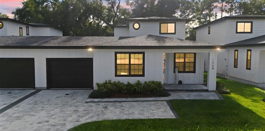 Villa ou maison à Eustis, Floride 4 chambres, 190.91 m2 № 1873147