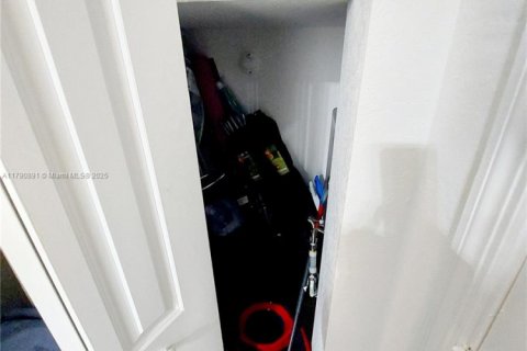 Touwnhouse à vendre à Miami, Floride: 3 chambres, 149.76 m2 № 1939812 - photo 22