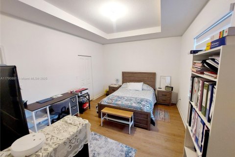 Touwnhouse à vendre à Miami, Floride: 3 chambres, 149.76 m2 № 1939812 - photo 8