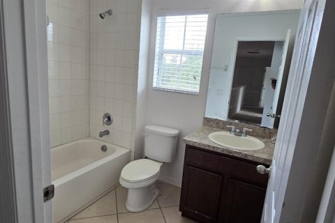 Townhouse in Kissimmee, Florida 3 bedrooms, 148.46 sq.m. № 1841825 - photo 15