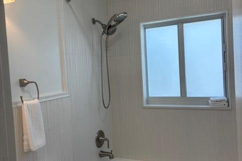 House in Hollywood, Florida 2 bedrooms, 122.07 sq.m. № 2245630 - photo 13