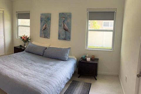 House in Hollywood, Florida 2 bedrooms, 122.07 sq.m. № 2245630 - photo 16