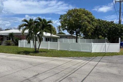 House in Hollywood, Florida 2 bedrooms, 122.07 sq.m. № 2245630 - photo 3