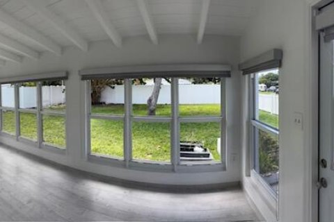 House in Hollywood, Florida 2 bedrooms, 122.07 sq.m. № 2245630 - photo 19