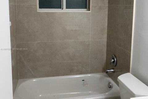 Copropriété à vendre à Pompano Beach, Floride: 2 chambres, 86.77 m2 № 1986301 - photo 4