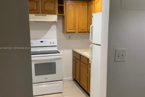 Copropriété à vendre à Pompano Beach, Floride: 2 chambres, 86.77 m2 № 1986301 - photo 6