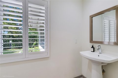 Снять в аренду виллу или дом в Корал-Гейблс, Флорида 3 спальни, 117.52м2, № 1956609 - фото 20