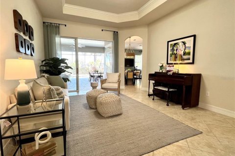 House in Bradenton, Florida 4 bedrooms, 271.18 sq.m. № 1530150 - photo 5