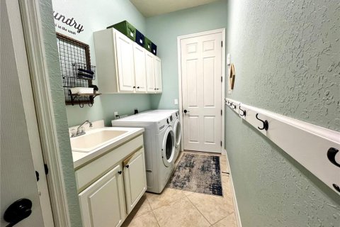 House in Bradenton, Florida 4 bedrooms, 271.18 sq.m. № 1530150 - photo 29