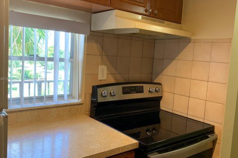 Condominio en alquiler en Miramar, Florida, 2 dormitorios, 77.29 m2 № 2004982 - foto 6