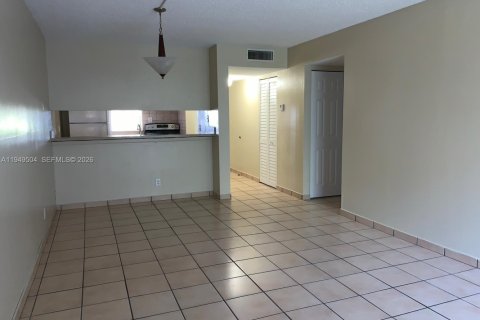 Condominio en alquiler en Miramar, Florida, 2 dormitorios, 77.29 m2 № 2004982 - foto 7