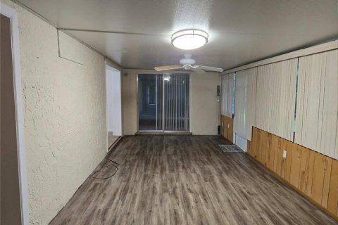 Casa en alquiler en Orlando, Florida, 3 dormitorios, 146.41 m2 № 1904144 - foto 6