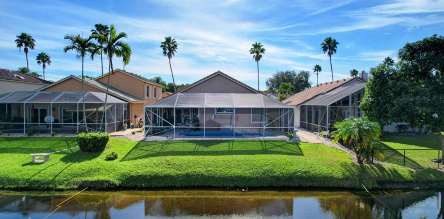 House in Wellington, Florida 3 bedrooms, 159.05 sq.m. № 880856