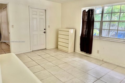 Villa ou maison à louer à Wilton Manors, Floride: 2 chambres, 92.9 m2 № 2078491 - photo 13