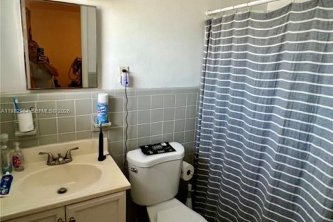 Villa ou maison à louer à Wilton Manors, Floride: 2 chambres, 92.9 m2 № 2078491 - photo 10