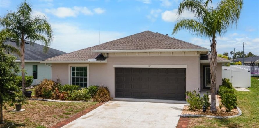 House in Rotonda, Florida 4 bedrooms, 167.32 sq.m. № 2157468