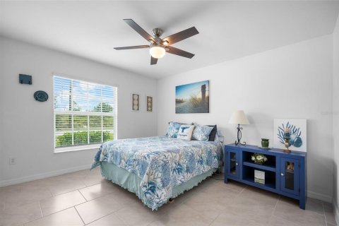 House in Rotonda, Florida 4 bedrooms, 167.32 sq.m. № 2157468 - photo 15