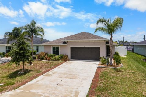 House in Rotonda, Florida 4 bedrooms, 167.32 sq.m. № 2157468 - photo 30