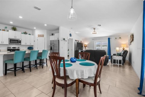 House in Rotonda, Florida 4 bedrooms, 167.32 sq.m. № 2157468 - photo 4