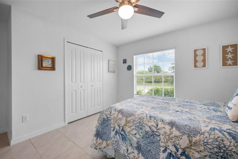 House in Rotonda, Florida 4 bedrooms, 167.32 sq.m. № 2157468 - photo 16