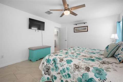 House in Rotonda, Florida 4 bedrooms, 167.32 sq.m. № 2157468 - photo 12