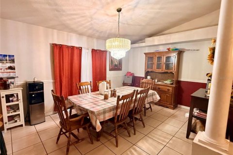 Villa ou maison à vendre à Tampa, Floride: 3 chambres, 143.63 m2 № 2401010 - photo 5