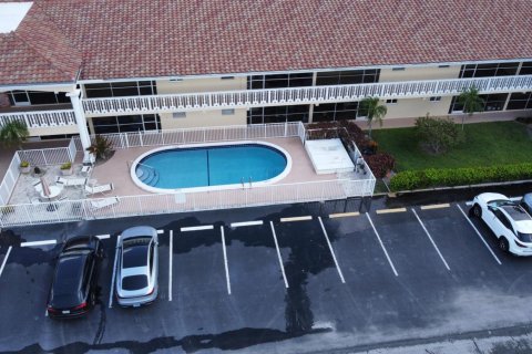 Condo in Fort Lauderdale, Florida, 2 bedrooms  № 2300688 - photo 4