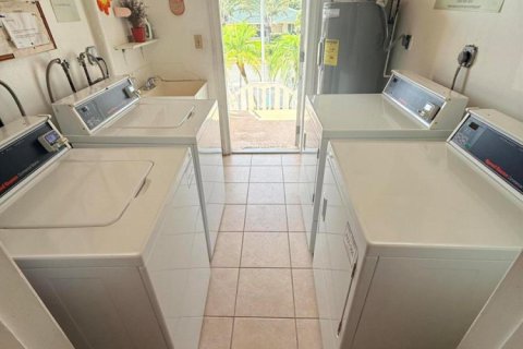 Condo in Fort Lauderdale, Florida, 2 bedrooms  № 2300688 - photo 17