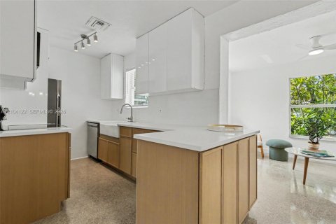 Villa ou maison à vendre à Fort Lauderdale, Floride: 3 chambres, 125.05 m2 № 2411269 - photo 13
