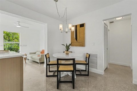 Villa ou maison à vendre à Fort Lauderdale, Floride: 3 chambres, 125.05 m2 № 2411269 - photo 11