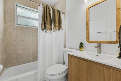 Villa ou maison à vendre à Fort Lauderdale, Floride: 3 chambres, 125.05 m2 № 2411269 - photo 23
