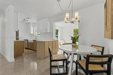 Villa ou maison à vendre à Fort Lauderdale, Floride: 3 chambres, 125.05 m2 № 2411269 - photo 10