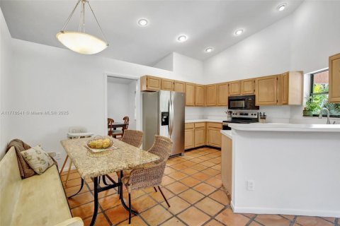 House in Davie, Florida 4 bedrooms, 210.98 sq.m. № 1741699 - photo 20