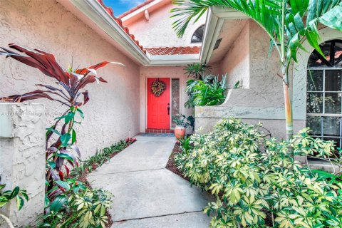 House in Davie, Florida 4 bedrooms, 210.98 sq.m. № 1741699 - photo 3