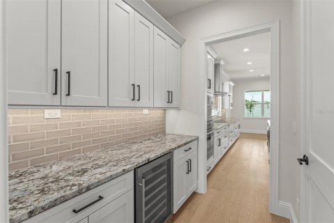 House in Orlando, Florida 4 bedrooms, 295.99 sq.m. № 1837329 - photo 9