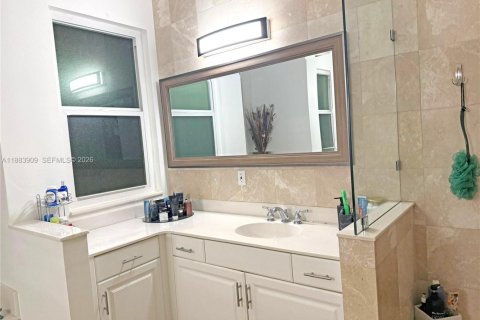 House in Miramar, Florida 5 bedrooms, 312.24 sq.m. № 1929847 - photo 17