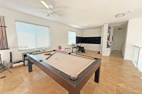 House in Miramar, Florida 5 bedrooms, 312.24 sq.m. № 1929847 - photo 10