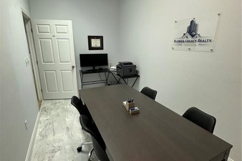 Commercial property in Kissimmee, Florida 18.58 sq.m. № 2232098 - photo 3