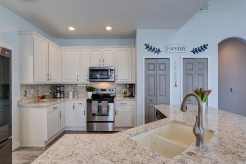Villa ou maison à vendre à Mount Dora, Floride: 4 chambres, 322.56 m2 № 2148608 - photo 12