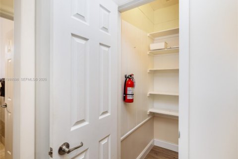 House in Marathon, Florida 3 bedrooms № 2048364 - photo 19