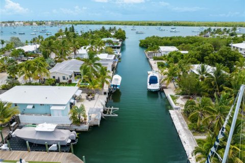 House in Marathon, Florida 3 bedrooms № 2048364