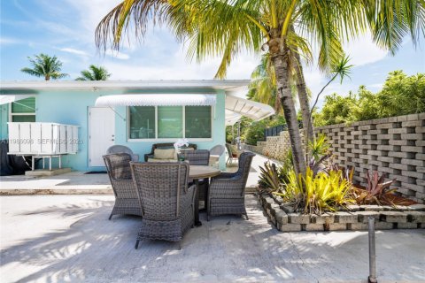 House in Marathon, Florida 3 bedrooms № 2048364 - photo 14
