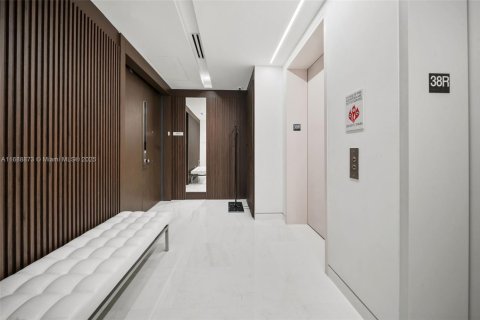 Снять в аренду кондоминиум в Майами, Флорида 3 спальни, 285.95м2, № 1437017 - фото 2