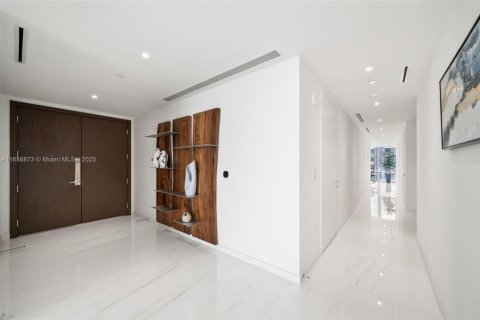 Снять в аренду кондоминиум в Майами, Флорида 3 спальни, 285.95м2, № 1437017 - фото 3