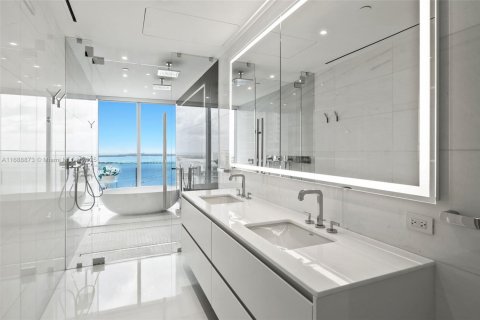 Снять в аренду кондоминиум в Майами, Флорида 3 спальни, 285.95м2, № 1437017 - фото 26