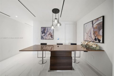 Снять в аренду кондоминиум в Майами, Флорида 3 спальни, 285.95м2, № 1437017 - фото 10