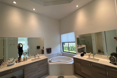 Villa ou maison à vendre à Ave Maria, Floride: 4 chambres, 269.04 m2 № 1937760 - photo 8